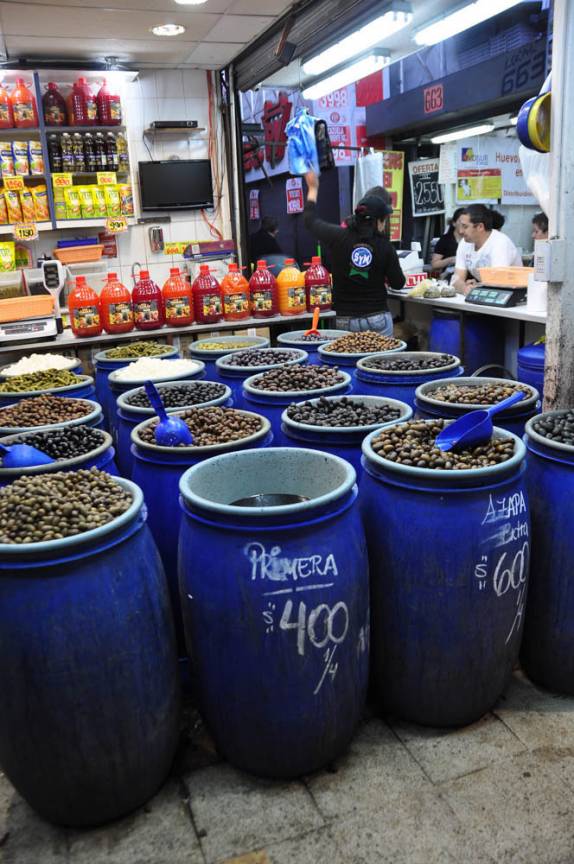 Passeio no mercado La Vega, em Santiago, capital do Chile